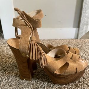 Guess platform heels (8)